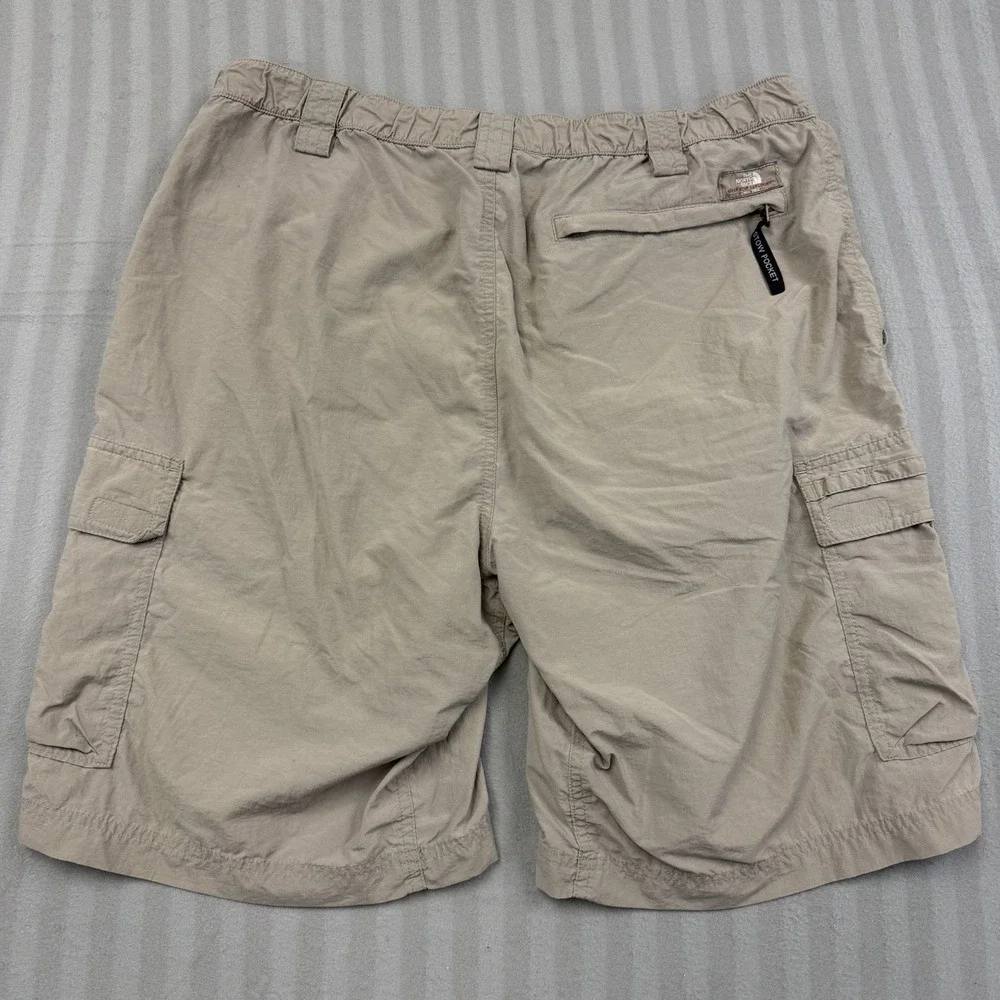 The North Face Men's Shorts Size Large Beige Nylon 10